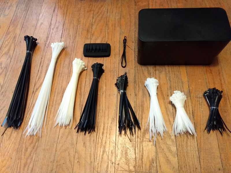 Illustration for article titled How To Organize Your Cords